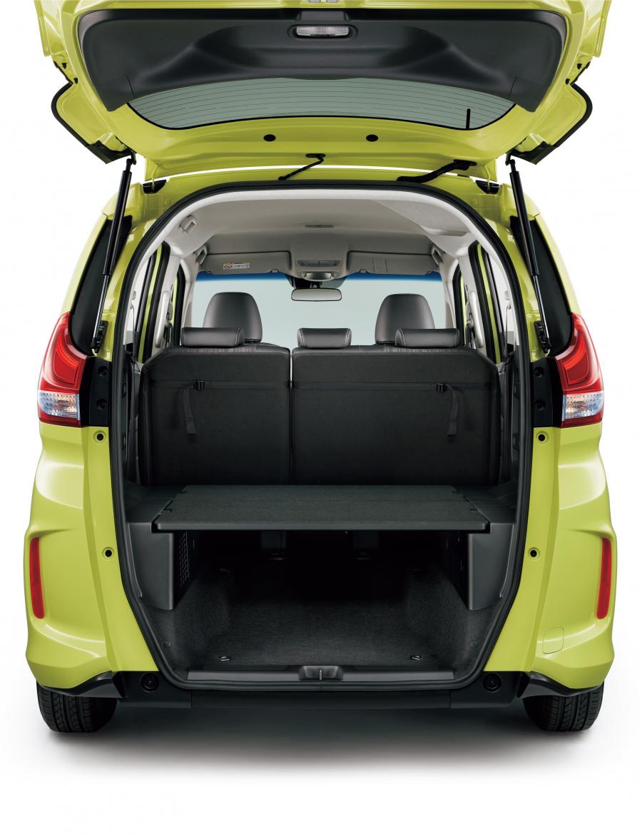 Багажник Honda Freed+ Hybrid 2016 года  (фото 12 из 22)